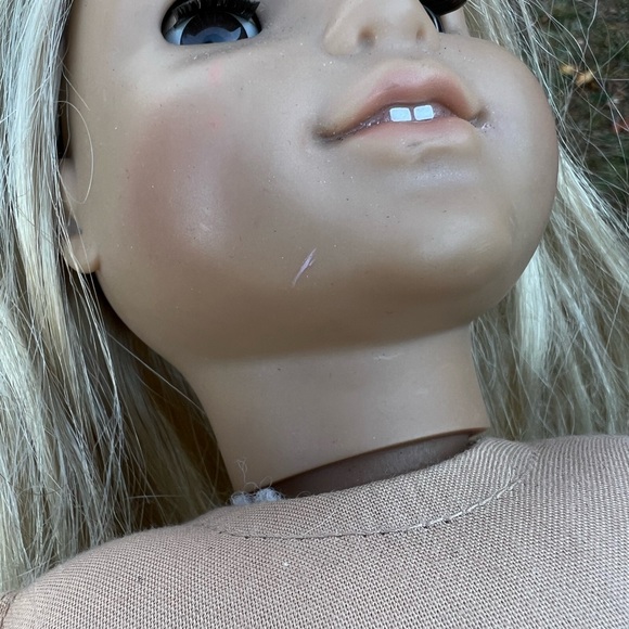 American Girl Doll PLEASANT COMPANY Blonde MESSY Hair Brown Eyes Body Marks TLC - Picture 10 of 16